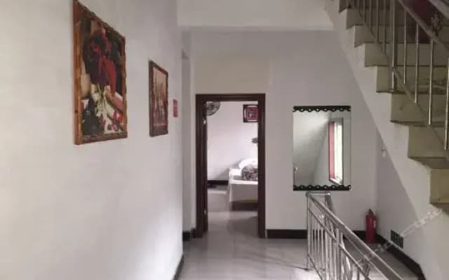 Guoqing Hostel