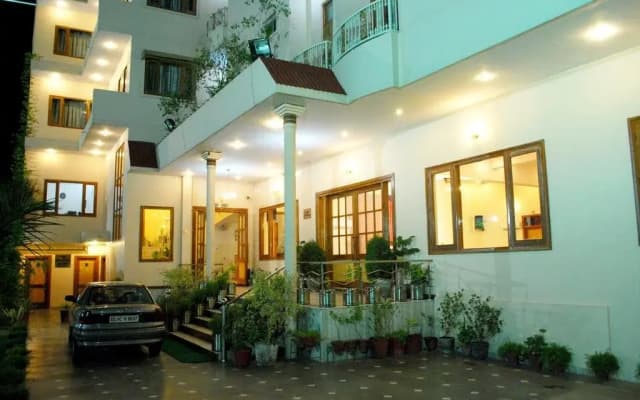 Chandra Pushp Palace