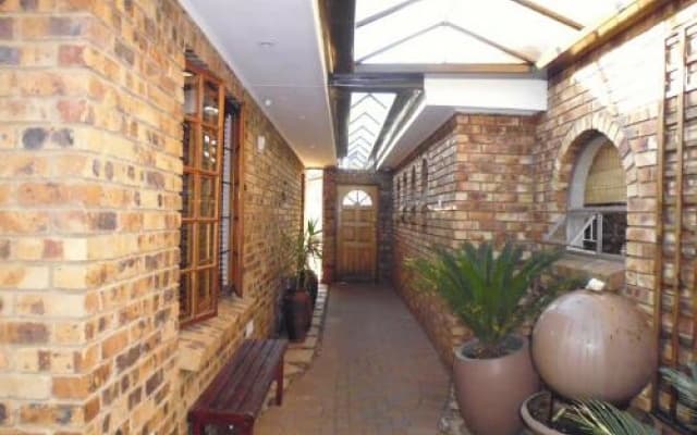 Dobbs Lodge