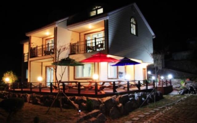Geojae The Green Spa Pension