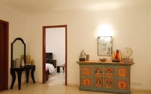 Luxury Suites and Hotels-Parkfront
