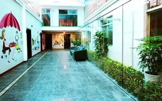 Hechi Chunjiang Business Hotel