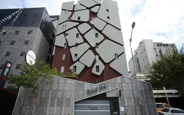 Hanam Lucy Hotel