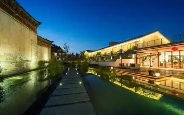 Dali Red Longjing Hotel