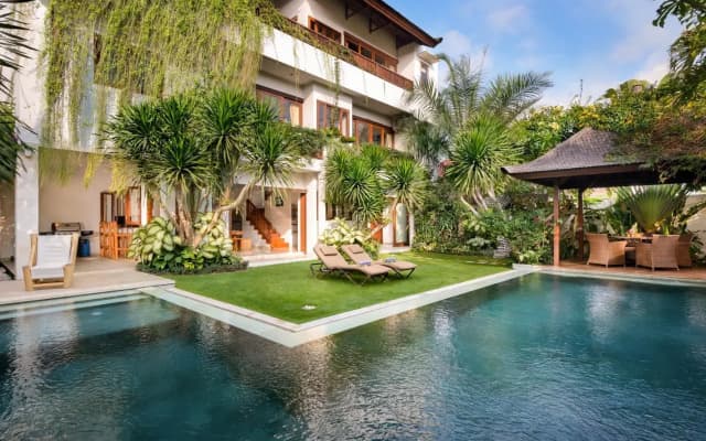 Echo Beach Villa