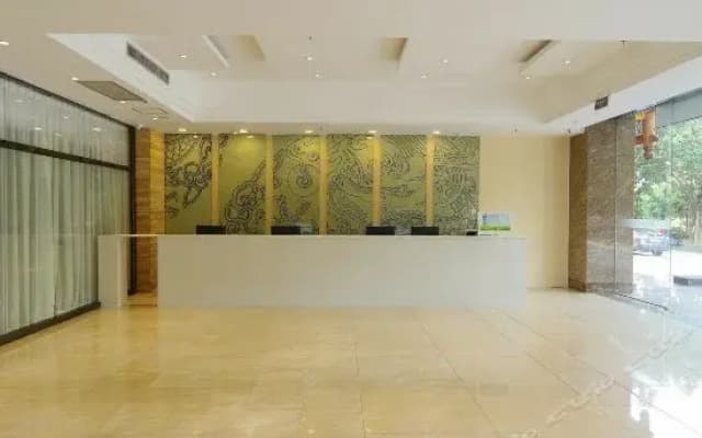 Yueyan Hotel (Nanning Convention and Exhibition Center Longxi Subway Station)