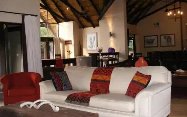 Buffalo Thorn Lodge