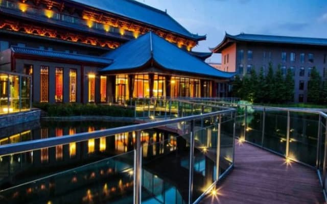Cloud Hotel & Resort
