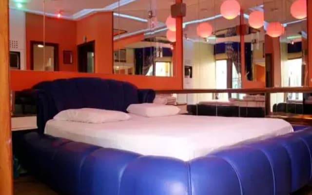 Status Motel (Adult Only)