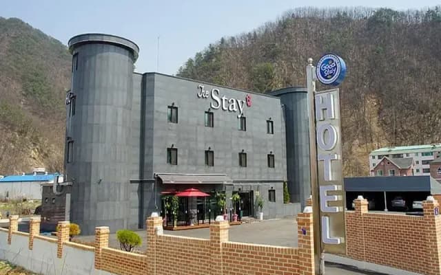 Apple farm stay