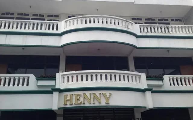 Henny Executive Homestay
