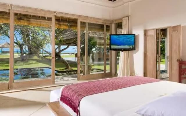 Villa Atas Ombak