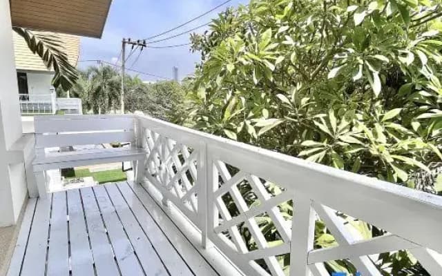 H6 Downtown Chinatown Terminal, Fengyue Street, Five bedroom Pattaya Haitian Pool Villa