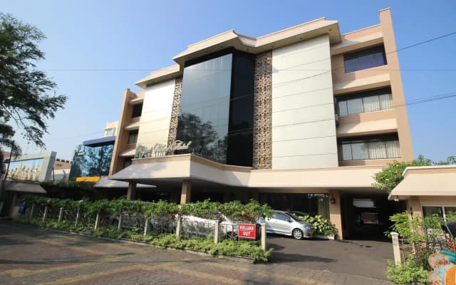 Riyadi Palace Hotel