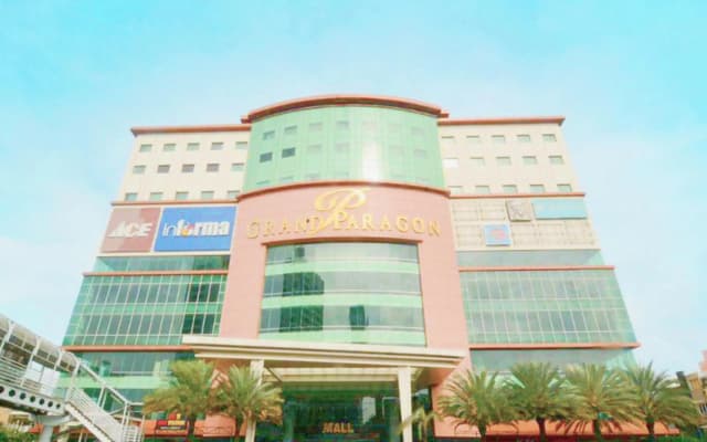 Grand Paragon