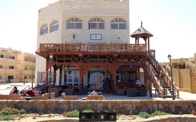 Alhayat Ain El Sokhna