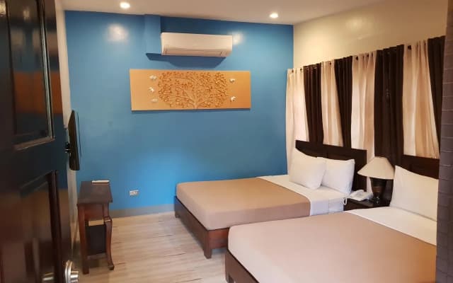 Pacific Waves Resort