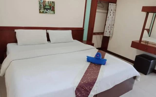 Haad Somboon House