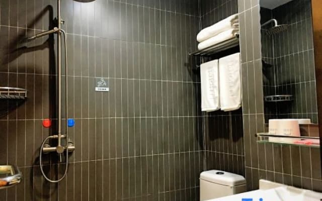Shankee Hotel (Haiyang Zhenhua Commercial Building)