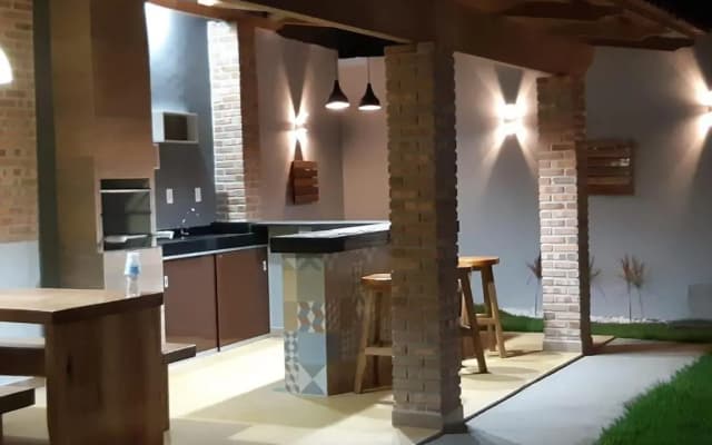 CASA COM PISCINA no CENTRO