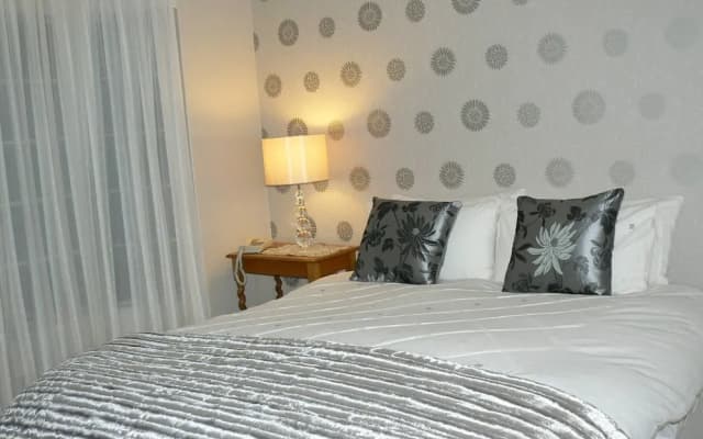 Fully Furnished 3 Bedroom House In in Pentagon Park Bloemfontein