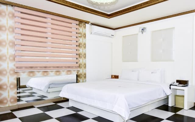 Queen Hotel