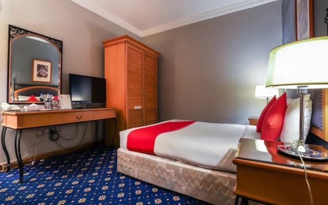 City Plaza Hotel by OYO Rooms