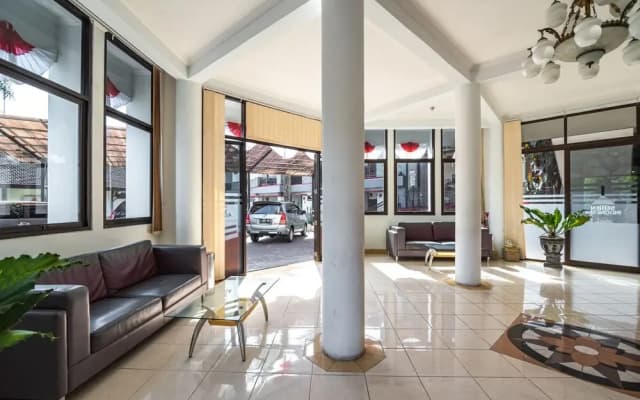 Sinergi Hotel Tretes by OYO Rooms
