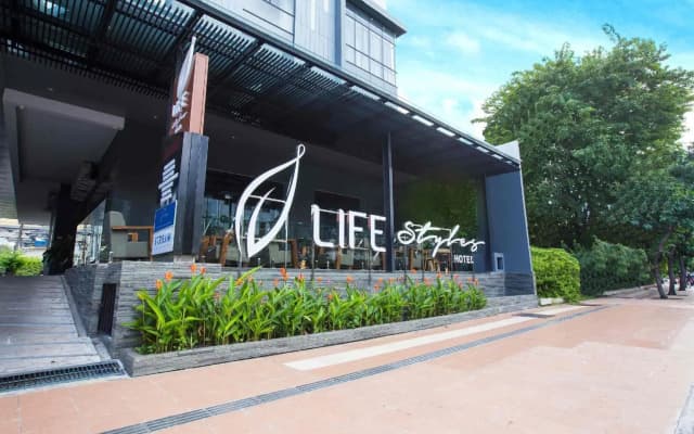 The Life Styles Hotel Surabaya