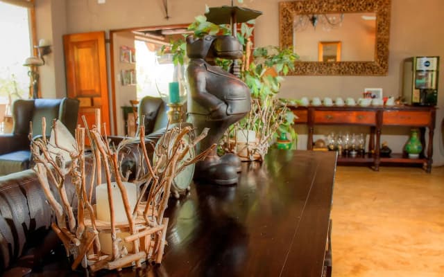 Mvuradona Safari Lodge