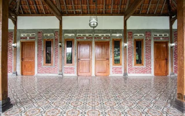 OYO 90354 Ndalem Sabine Syariah