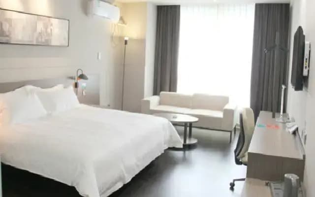 Jinjiang Inn Select Taizhou Medication City