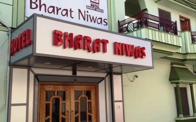 Hotel Bharat Niwas