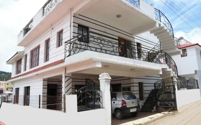 Elk Hill Palace