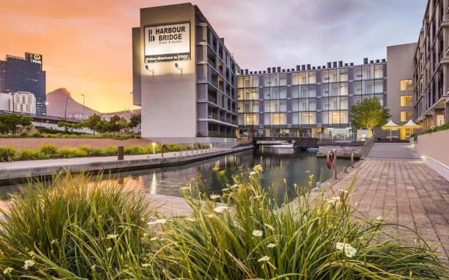 aha Harbour Bridge Hotel & Suites