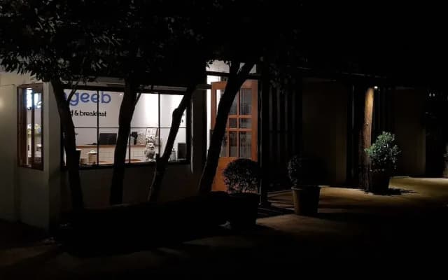 Ngeeb Bed & Breakfast