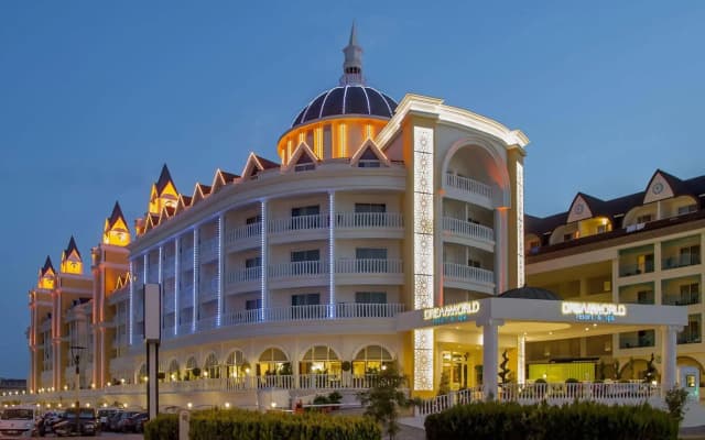 Dream World Resort & Spa