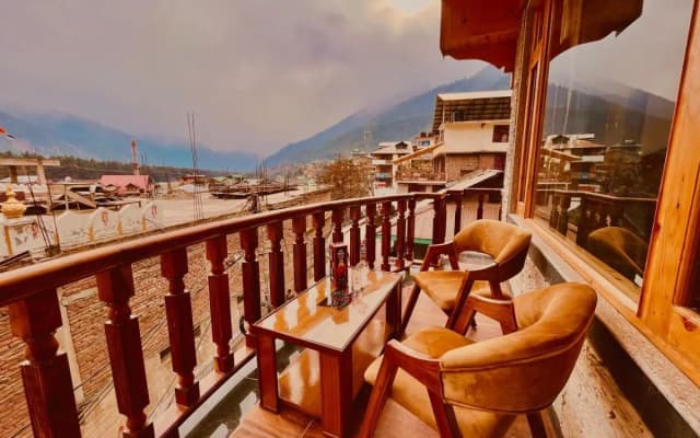 Le Green Resort, Mall Road Manali