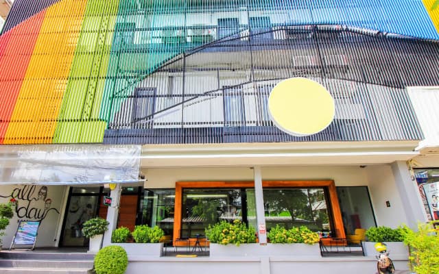 All day hostel @ BTS Bang Chak