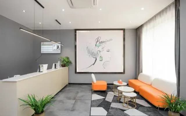 7 Days Premium Hotel (Lincang Bus Station City No.1 Middle School Branch)