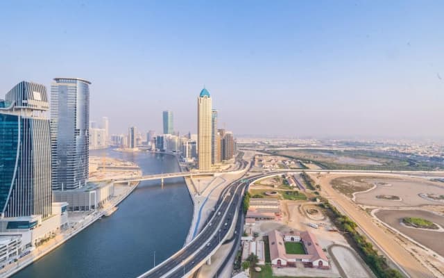 Jaw-dropping Canal and Skyline Views, Close to DT