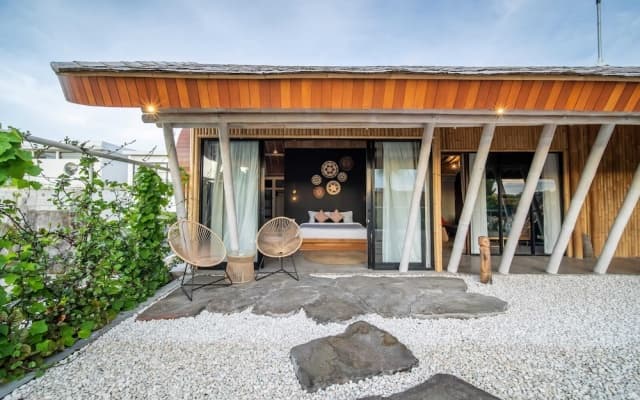 Stunning Architecture 5BR Bamboo With Tropical Pool Villa in Umalas