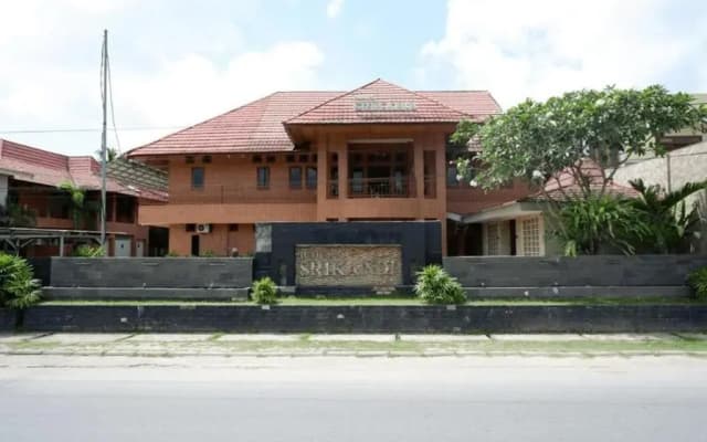 RedDoorz Plus near Haluoleo University