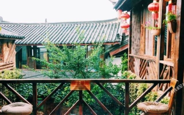 Hualou Zhilian Hostel