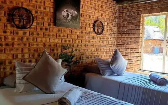 Unathi Game Lodge