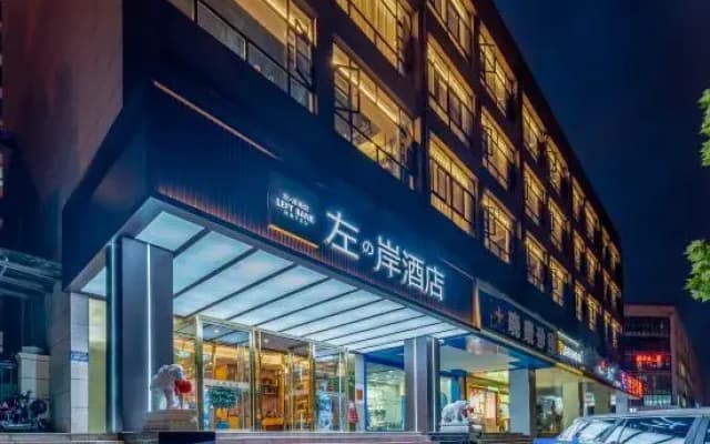 Left  Bank  Hotel