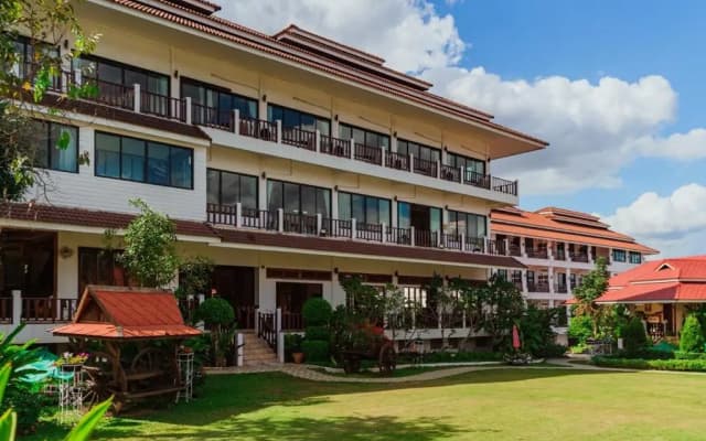 Chiangkhan River Mountain Resort (SHA Extra Plus)