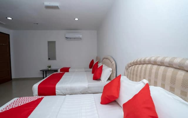 Oyo 988 Malawati Ria Hotel