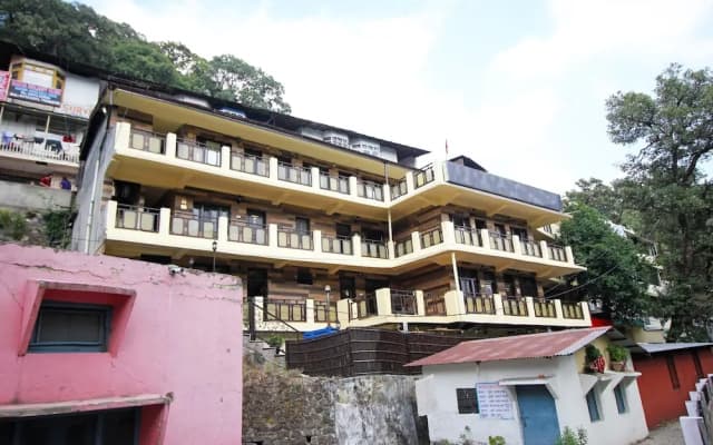 OYO 4111 Hotel Shivraj