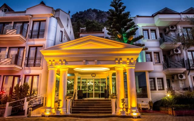 Ata Park Hotel